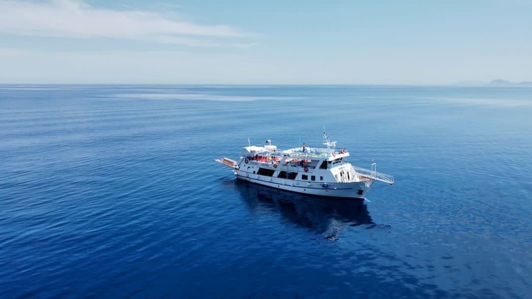 Skopelos Alonissos cruise from Skiathos with chapel, towns, and marine park views