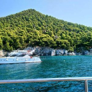 Skopelos sightseeing boat trip from Skiathos with stops at Lalaria and Blue Cave