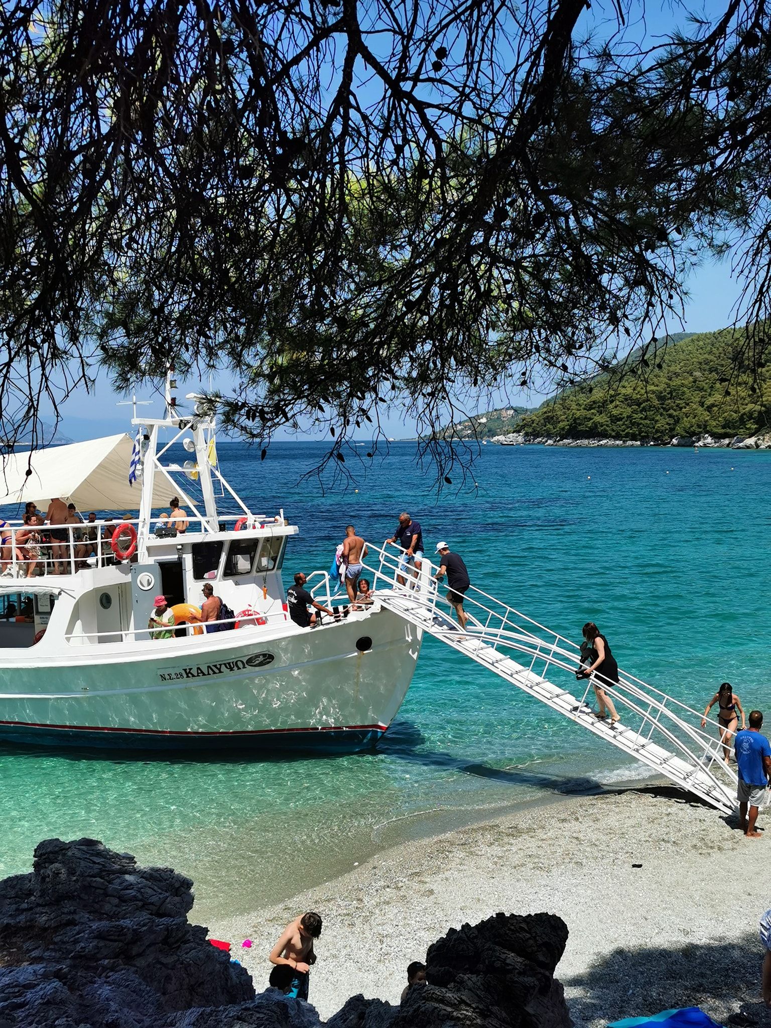 Kalypso boat in Skopelos Kastani for the Mamma Mia cruise experience from Skiathos